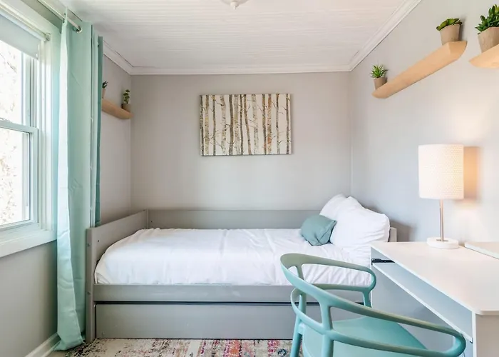 Pearly Gates L 3 Bed L Sleeps 5 L W 2-Car Garage
